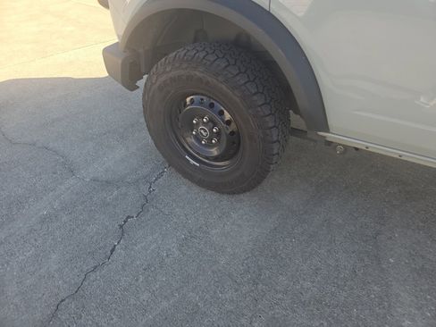 Used 2023 Ford Bronco Big Bend image 16