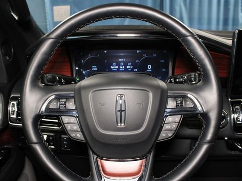 Used 2024 Lincoln Navigator Reserve image 12