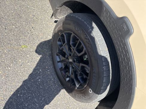 Used 2023 Hyundai Santa Cruz SEL w/ Activity Package AWD/4WD image 3