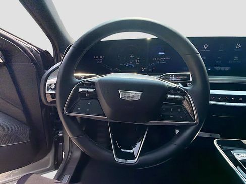 Used 2024 Cadillac Lyriq Sport RWD image 38