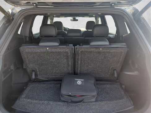 Used 2024 Volkswagen Tiguan SE R-Line FWD image 9