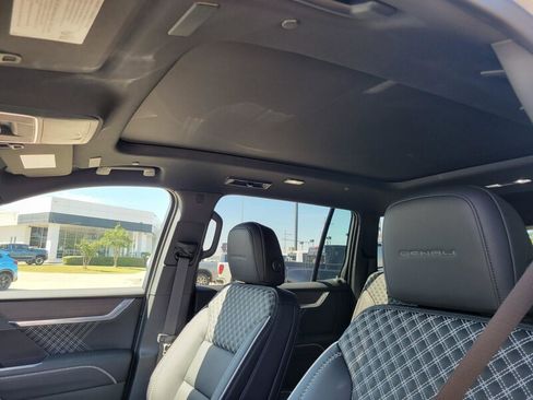 New 2026 GMC Acadia Denali w/ Super Cruise Package image 25