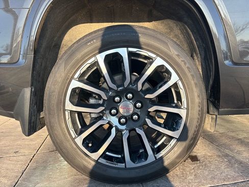 Used 2020 GMC Acadia Denali w/ Technology Package image 11