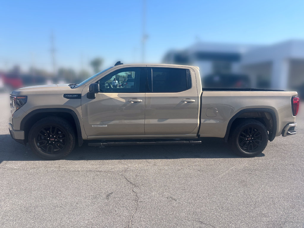 Used 2022 GMC Sierra 1500 Elevation w/ LPO, Elevation Black Package AWD/4WD image 2