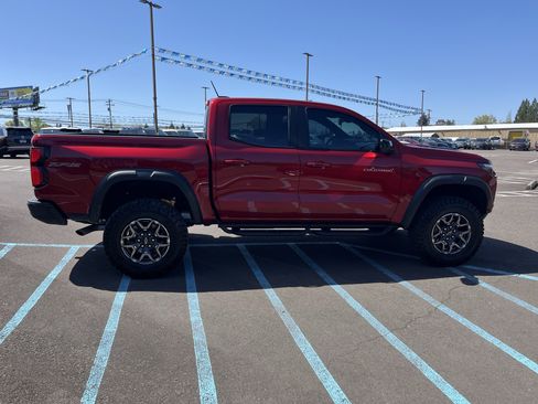 Used 2025 Chevrolet Colorado ZR2 w/ Technology Package AWD/4WD image 6