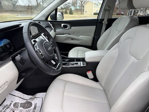 Used 2023 Kia Sorento SX image 16