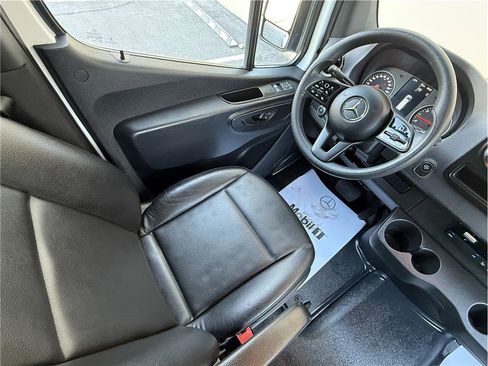 Used 2023 Mercedes-Benz Sprinter 2500 image 33