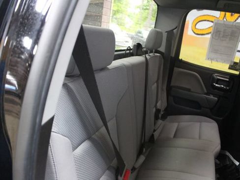 Used 2018 Chevrolet Silverado 1500 Custom w/ Custom Convenience Package AWD/4WD image 9