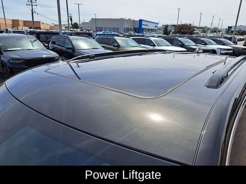Used 2023 Jeep Grand Cherokee Overland AWD/4WD image 10