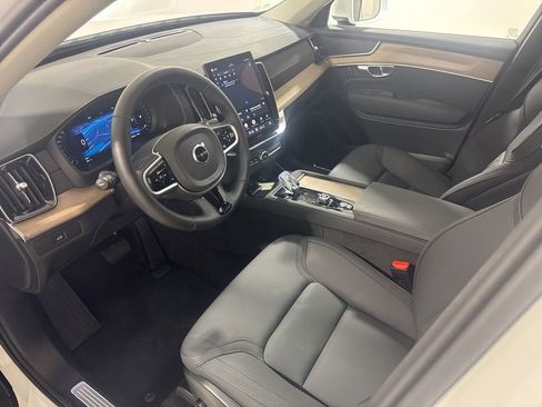 Used 2025 Volvo XC90 B6 Plus AWD/4WD image 18