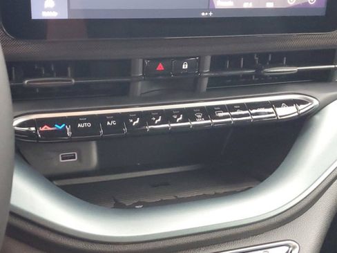 New 2025 FIAT 500 e image 12