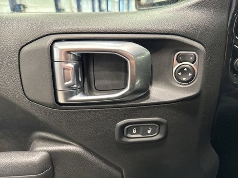 New 2025 Jeep Gladiator Sport image 11