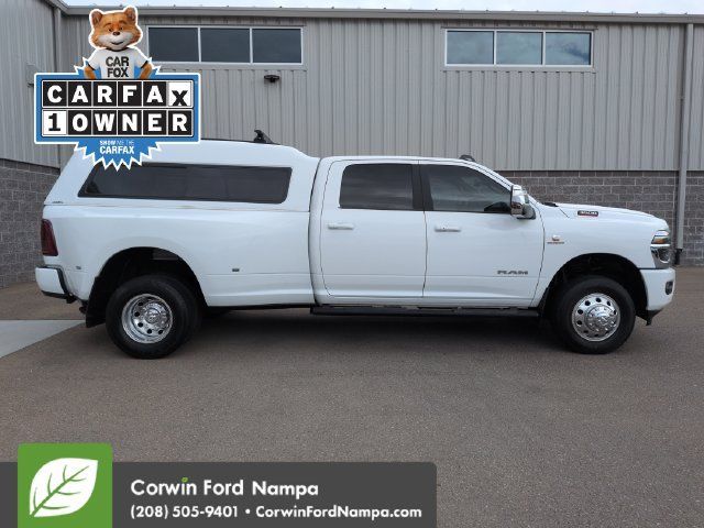 Used 2025 RAM 3500 Laramie AWD/4WD image 2