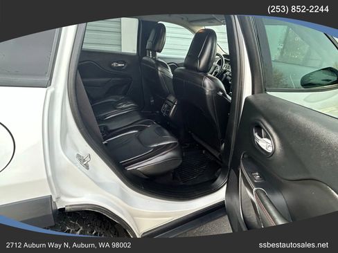 Used 2016 Jeep Cherokee Trailhawk w/ Leather Interior Group image 24