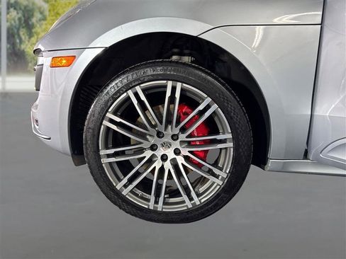 Used 2015 Porsche Macan Turbo w/ Premium Package Plus image 21