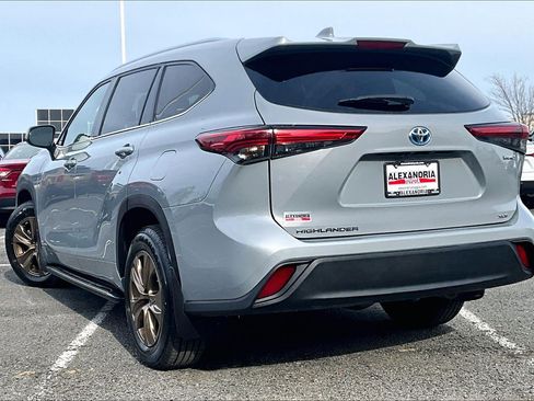 Used 2022 Toyota Highlander Bronze Edition image 11