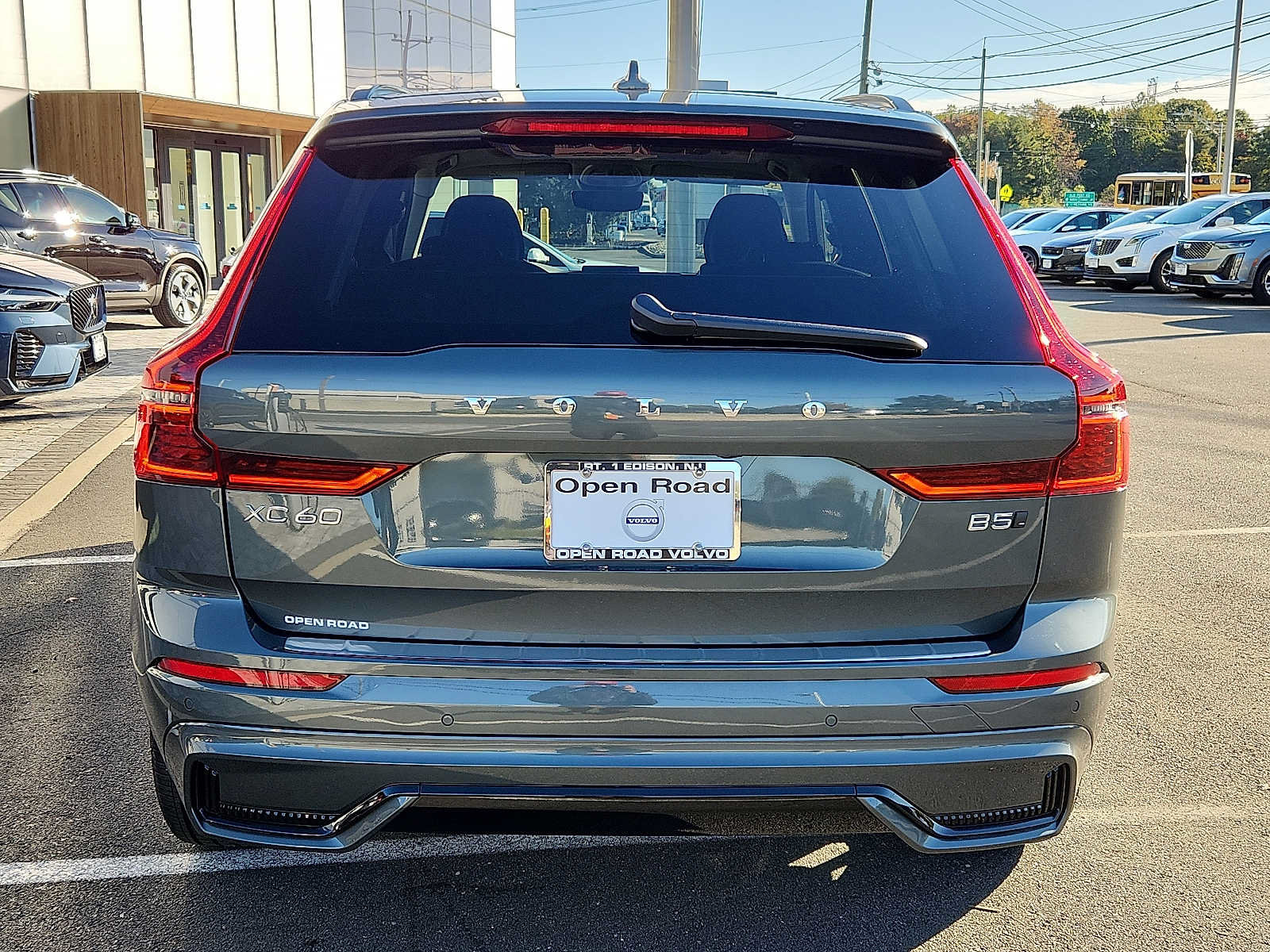 Used 2027 Volvo XC60 B5 Plus AWD/4WD image 5