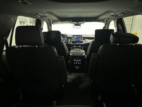 Used 2023 Chevrolet Tahoe High Country w/ Advanced Technology Package image 12