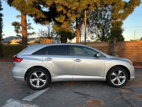 Used 2010 Toyota Venza image 18