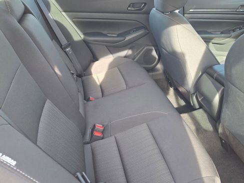 Used 2025 Nissan Altima 2.5 S FWD image 10