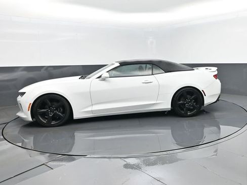 Used 2017 Chevrolet Camaro LT RWD image 5