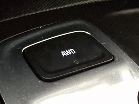 Used 2022 Chevrolet Equinox LT image 24