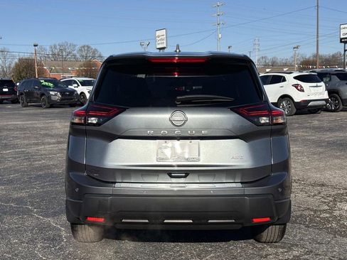 Used 2025 Nissan Rogue SV image 6