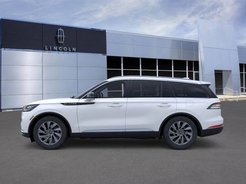 New 2026 Lincoln Aviator Premiere image 3