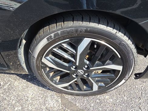 Used 2024 Nissan Versa SR image 10