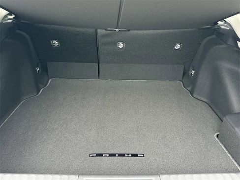 Used 2025 Toyota Prius LE image 5