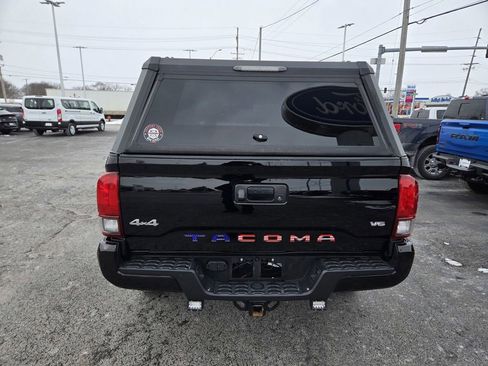 Used 2023 Toyota Tacoma SR image 5