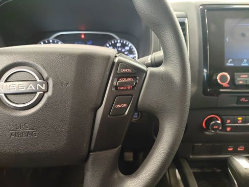 Used 2024 Nissan Frontier SV image 17