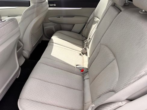 Used 2012 Subaru Outback 2.5i Premium AWD/4WD image 6