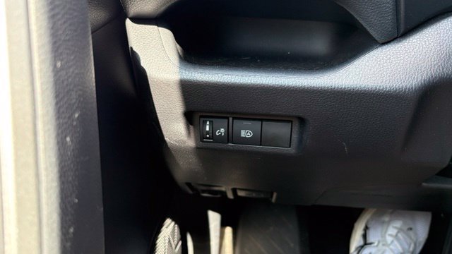 Used 2025 Toyota RAV4 XLE AWD/4WD image 14