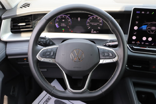 Used 2026 Volkswagen Tiguan SE AWD/4WD image 19