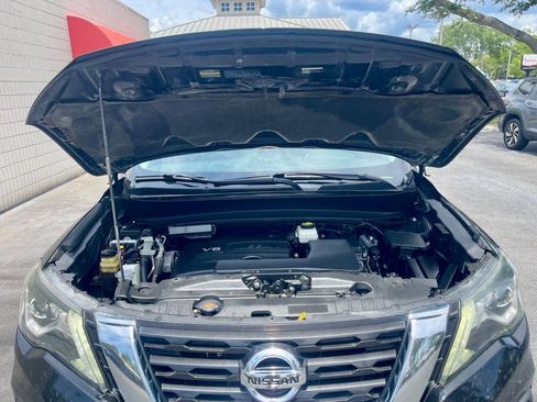 Used 2017 Nissan Pathfinder Platinum w/ Midnight Edition Package FWD image 26
