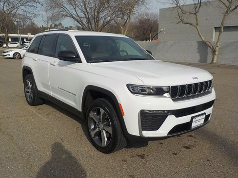 New 2026 Jeep Grand Cherokee Limited image 3
