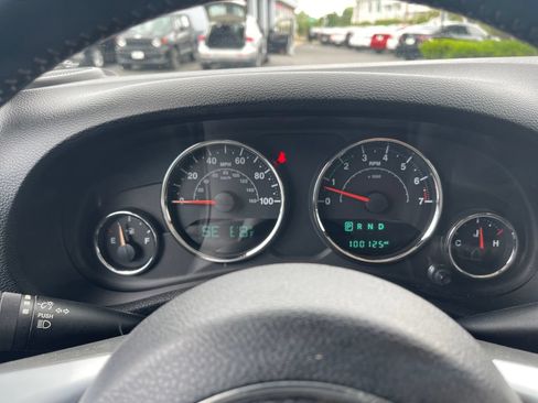 Used 2015 Jeep Wrangler Unlimited Sport AWD/4WD image 22