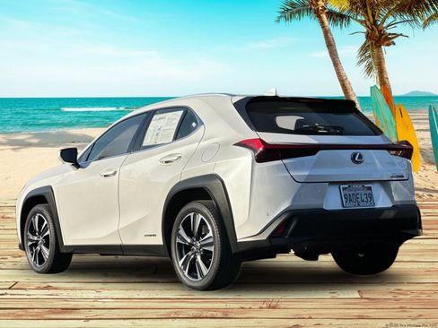 Used 2022 Lexus UX 250h w/ Accessory Package (Z2) image 3