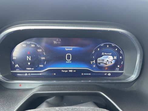 Used 2023 Chevrolet Suburban Premier image 31