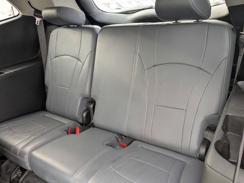 Used 2018 Buick Enclave Essence w/ LPO, Luxury Package image 33