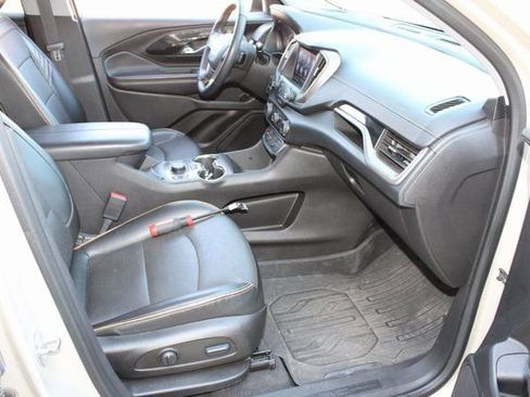 Used 2023 GMC Terrain AT4 w/ Tech Package image 17