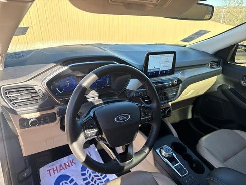 Certified 2022 Ford Escape Titanium w/ Class II Trailer Tow Package image 12