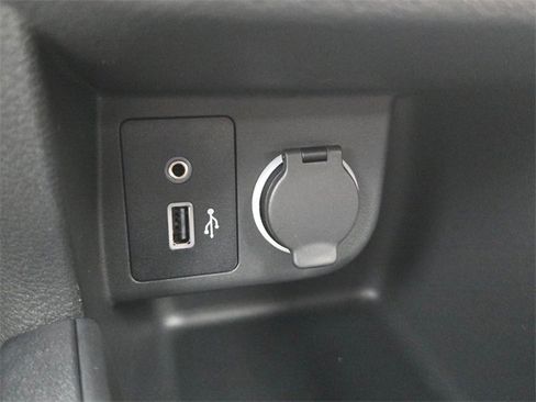 Used 2024 Nissan Kicks S image 31