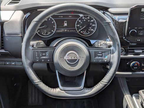 Used 2023 Nissan Pathfinder SL w/ Black Appearance Package AWD/4WD image 32