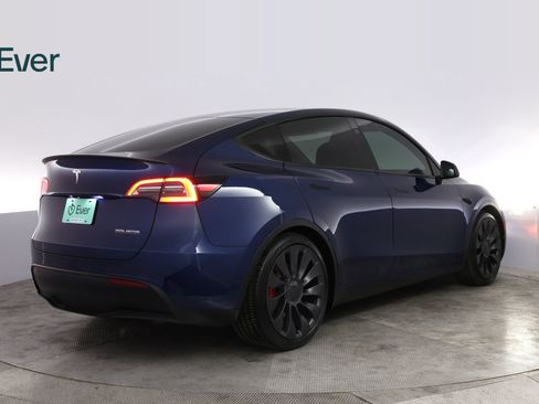 Used 2024 Tesla Model Y Performance AWD/4WD image 3