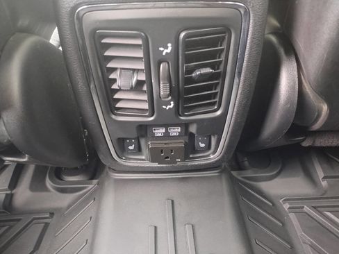 Used 2015 Jeep Grand Cherokee Limited image 9