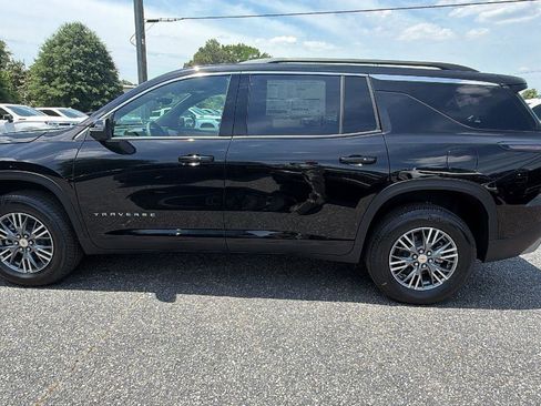 New 2026 Chevrolet Traverse LT w/ Driver Confidence Package AWD/4WD image 8
