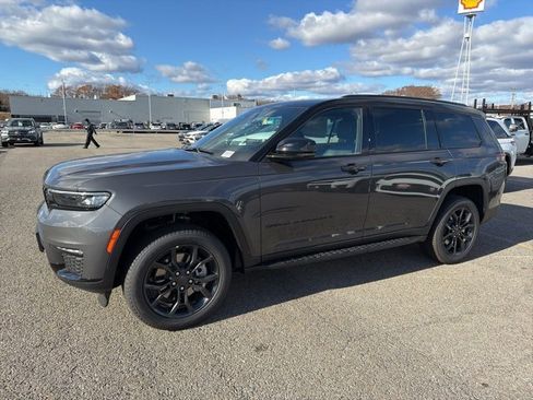New 2025 Jeep Grand Cherokee L Limited image 6