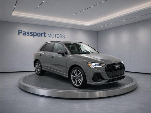 Used 2024 Audi Q3 2.0T Premium Plus w/ Premium Plus Package AWD/4WD image 3